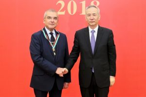 Große Ehre für Dr. Ganiyusufoglu in China