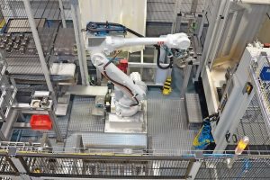 Roboterzelle steigert Maschinenproduktivität